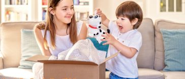 How to Buy Toys for Your Kids the Right Way
